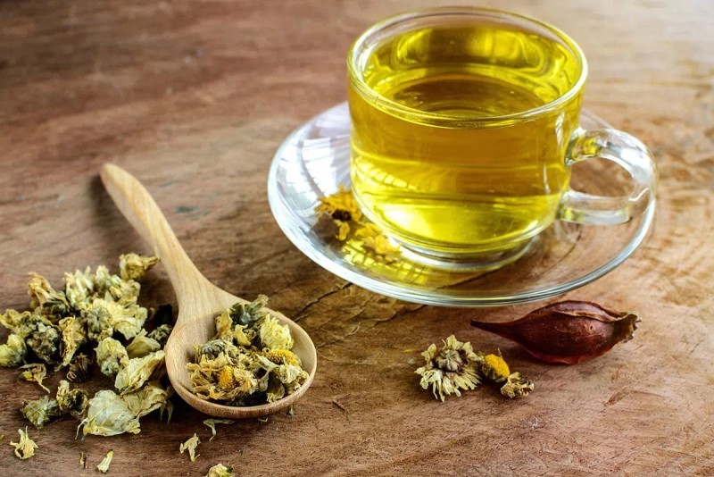 Cách uống trà hoa cúc đúng cách để phát huy tối đa lợi ích