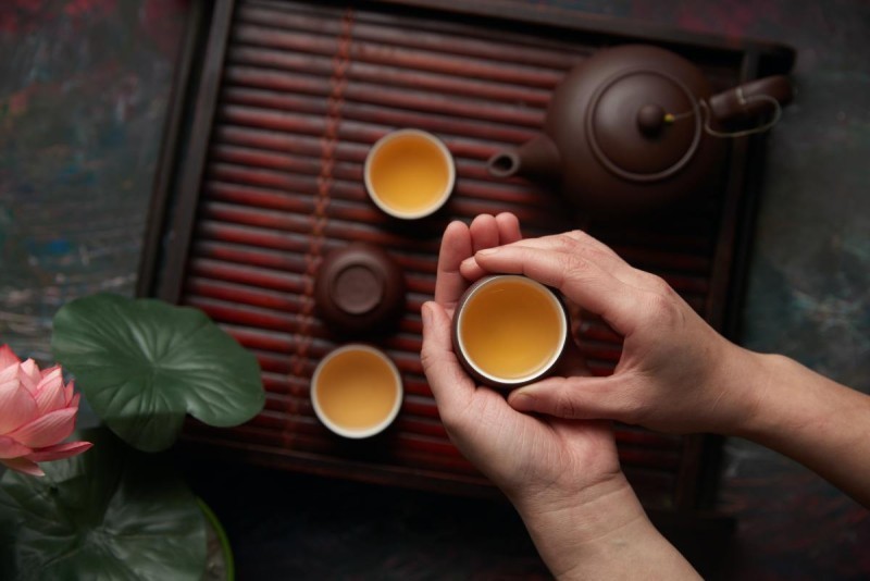 cách pha trà chuẩn với nước sen