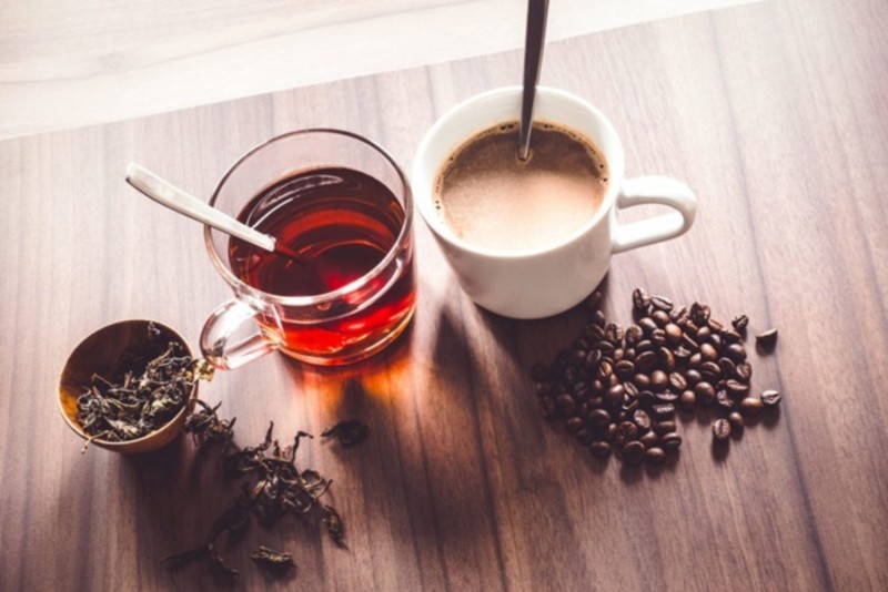 So sánh: Trà shan tuyết có làm vàng răng nhiều hơn cà phê, trà đen không?