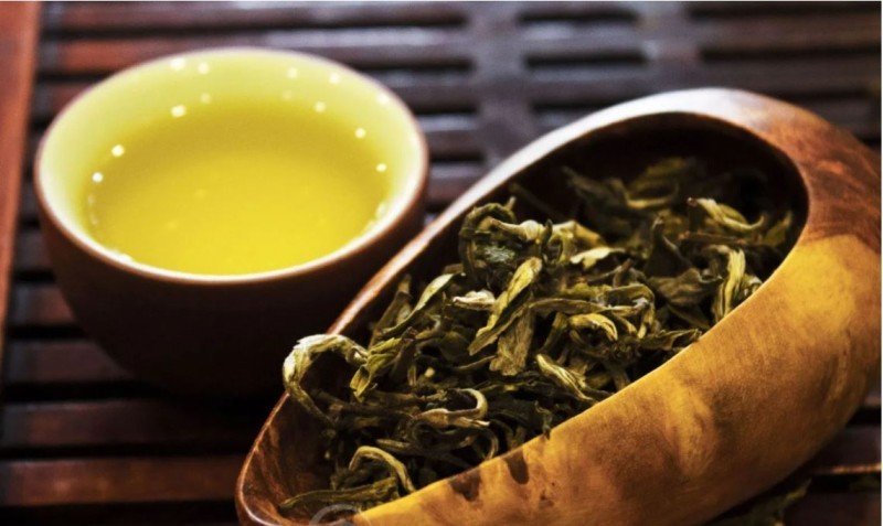 uống trà shan tuyết giảm mỡ bụng
