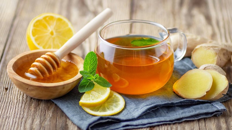 Mật ong + gừng – Đồ uống làm ấm cơ thể, ngừa cảm lạnh