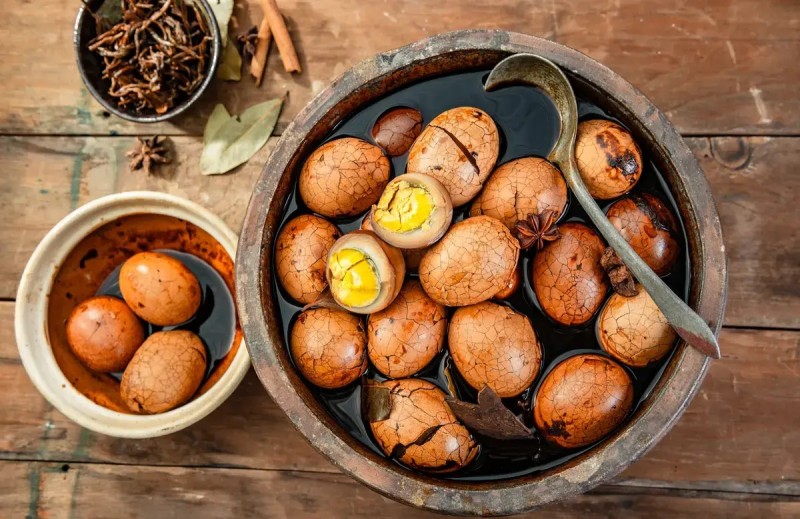 Trứng luộc trà (trứng trà Trung Hoa)