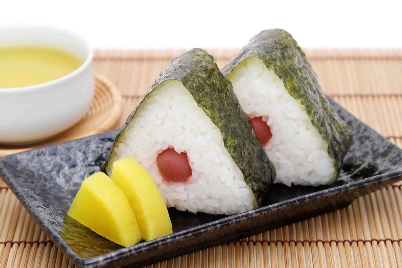 Onigiri – cơm nắm nhẹ nhàng với trà