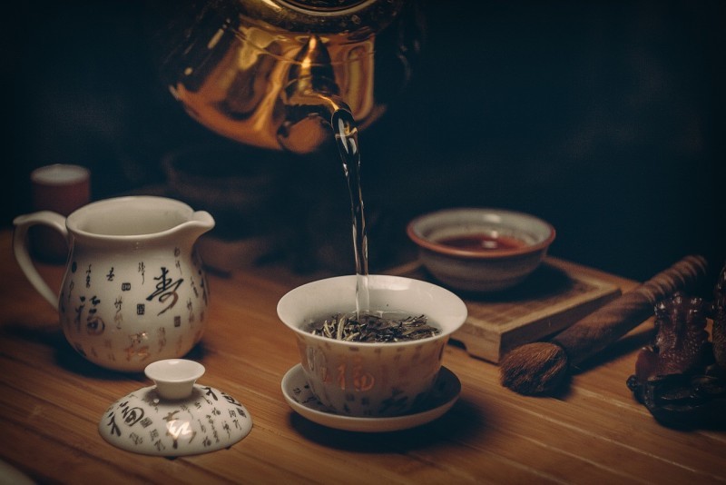 Uống trà đúng cách để không bị nóng