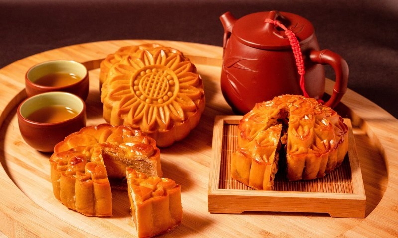 ăn bánh thưởng trà​