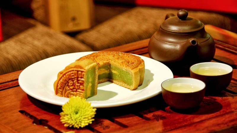 ăn bánh trung thu uống trà gì