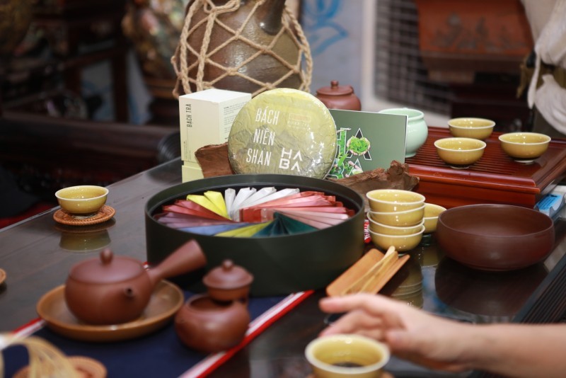 ăn bánh uống trà có tốt không