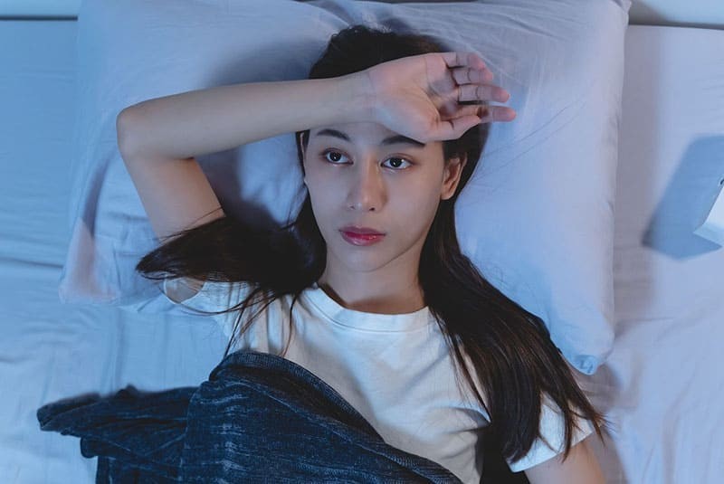 uống trà vào ban đêm có tốt không
