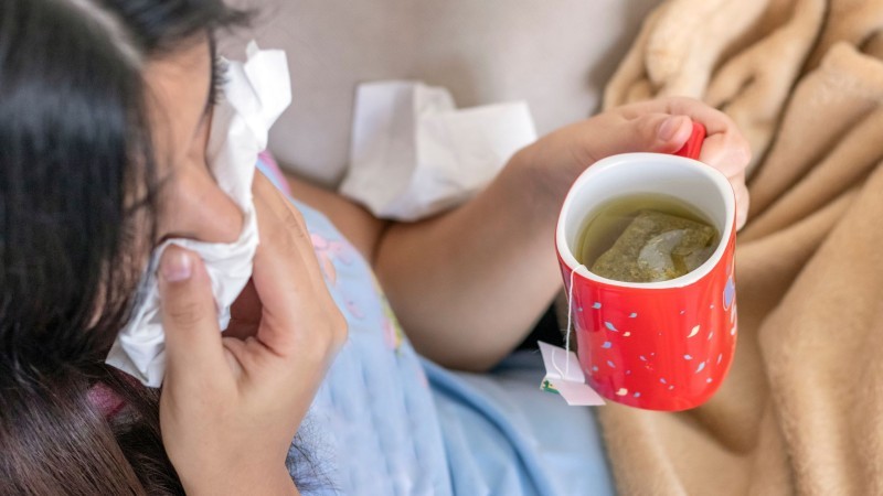 bị covid có được uống trà xanh không