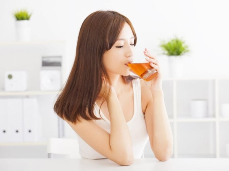 tại sao không nên uống trà khi có kinh​