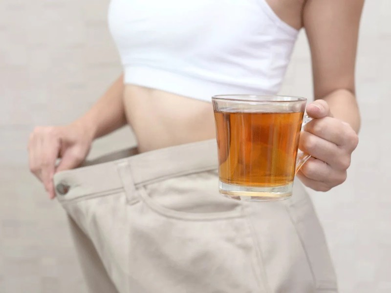 uống trà giảm mỡ bụng