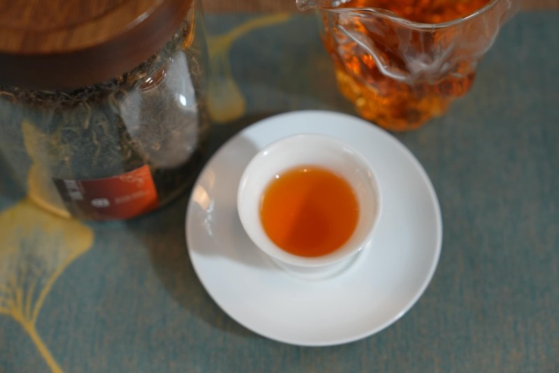 Lựa chọn uống trà phù hợp để kiểm soát calo