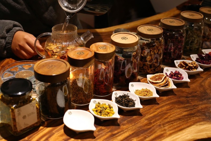 Mua trà hoa cúc chất lượng cho bà bầu tại Haba Tea